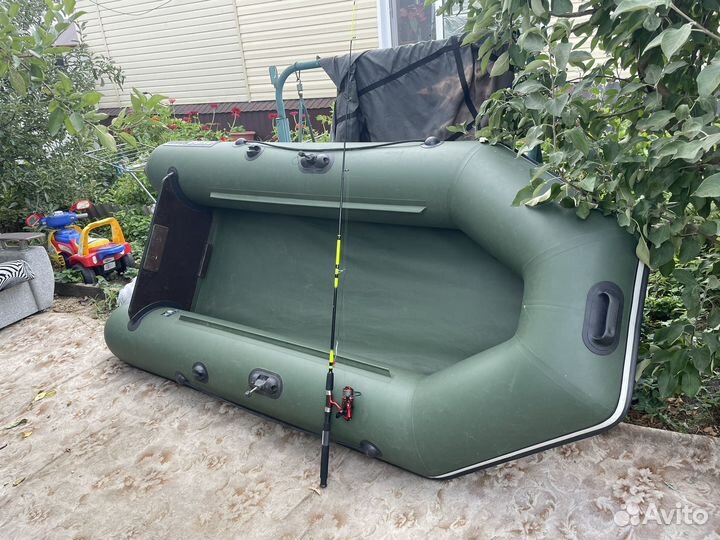 Лодка с мотором