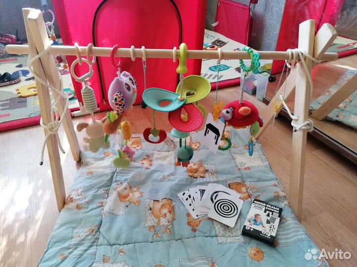 Дуга с игрушками