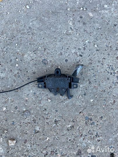 Замок капота Toyota Mark 2 110