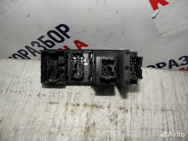 Блок управления зеркалами Mitsubishi Carisma 2003