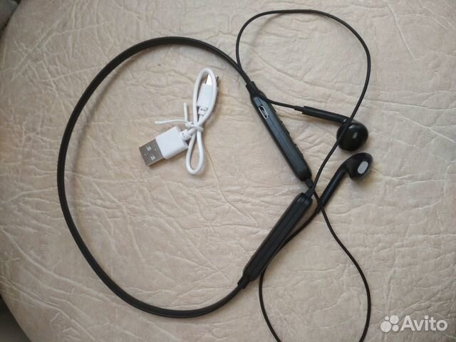 Bluetooth наушники новые, нашейные