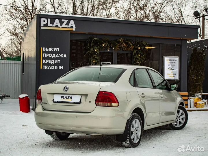 Volkswagen Polo 1.6 AT, 2012, 137 168 км