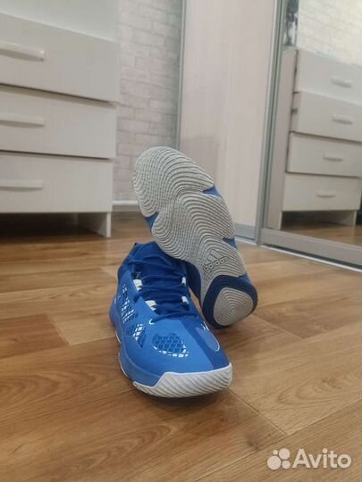Кроссовки adidas баскетбольные