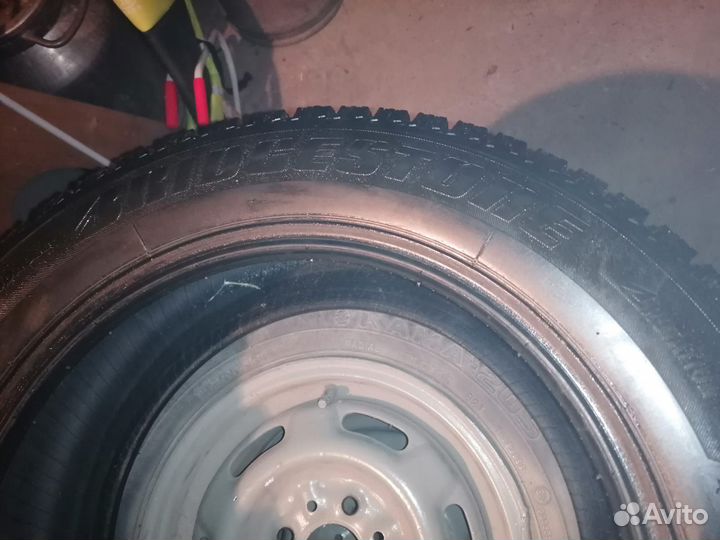 Bridgestone B70 205/60 R16