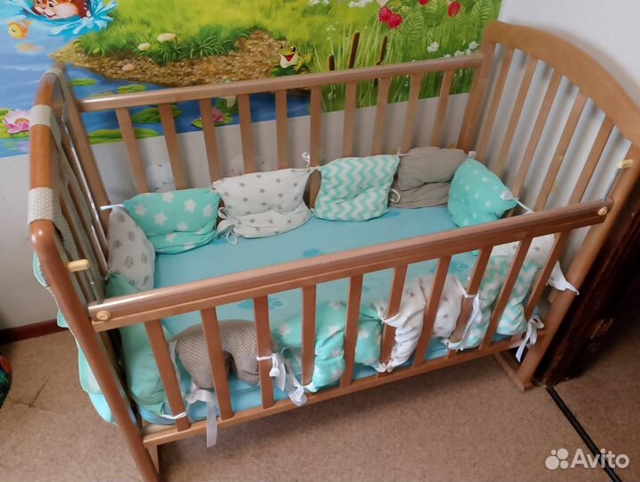 Детская кроватка из дерева, год в эксплуатации