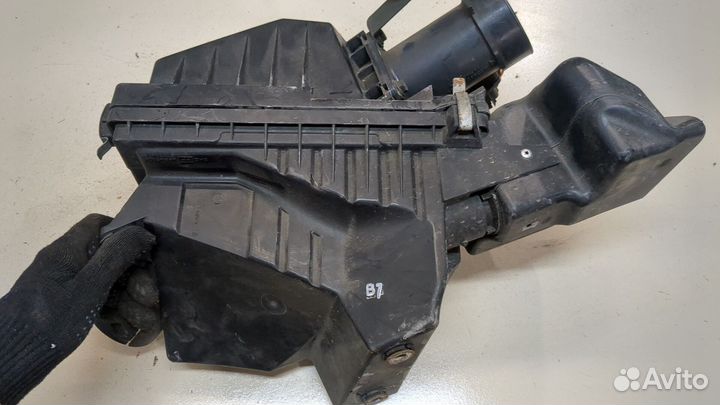 Корпус воздушного фильтра Nissan Primera P12