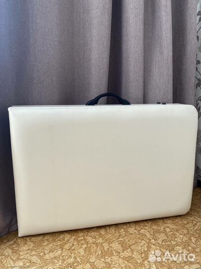 Кушетка бежевая для массажа для косметолога