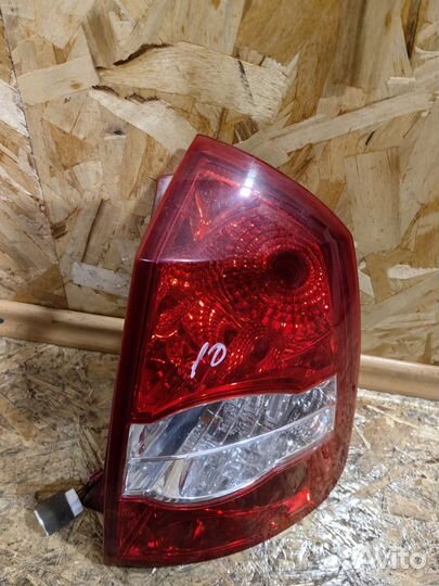 Фонарь Задний Правый Шевроле Лачетти универ