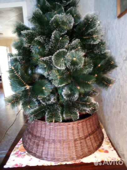 Юбочка для елки из бумажной лозы