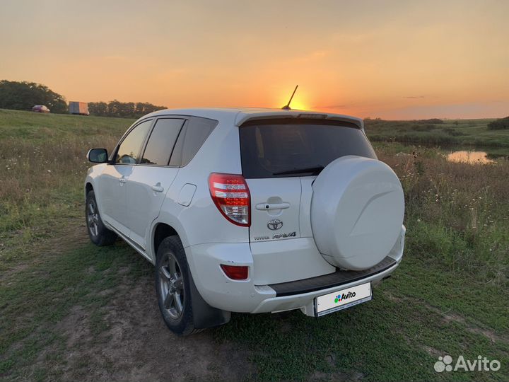 Toyota RAV4 2.0 CVT, 2011, 220 000 км