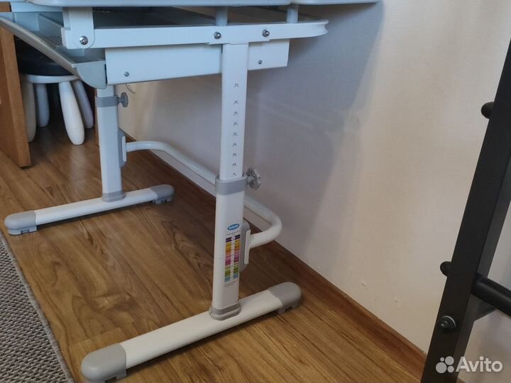 Растущая парта и стул бу