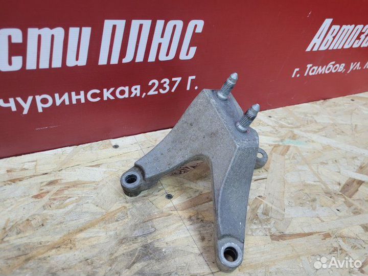 Кронштейн кпп Renault Logan