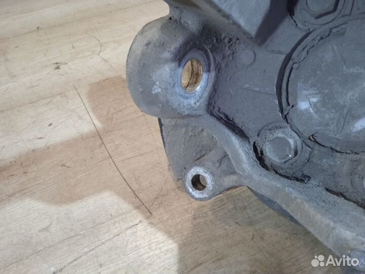 Кулак поворотный задний правый Nissan Teana J32