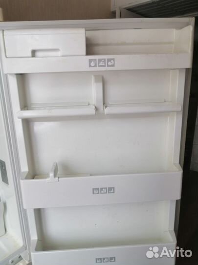Холодильник Stinol 107L