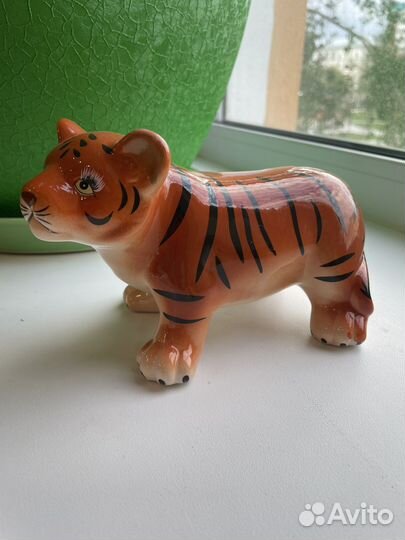 Статуэтка тигр