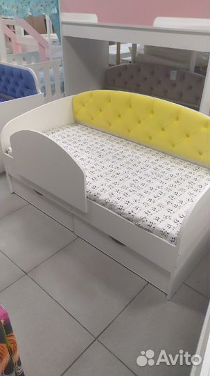 Детский диван в каретной стяжке