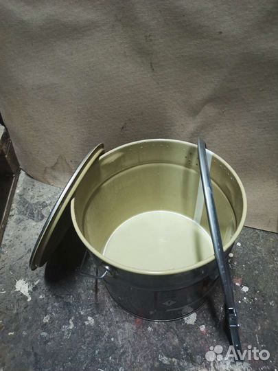 Ведро металлическое и пластиковое