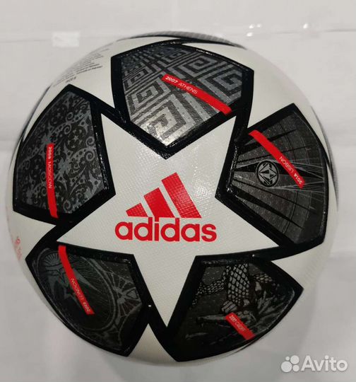 Футбольный мяч adidas
