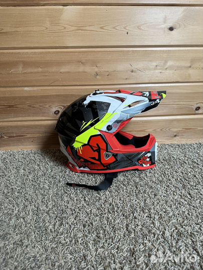 Кроссовый шлем