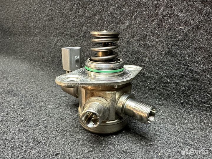 Тнвд левый Mercedes a2780701101 M278 M276 M157