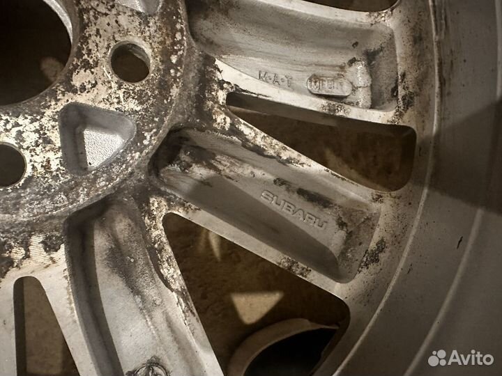 Продам комплект зимней резины на дисках subaru