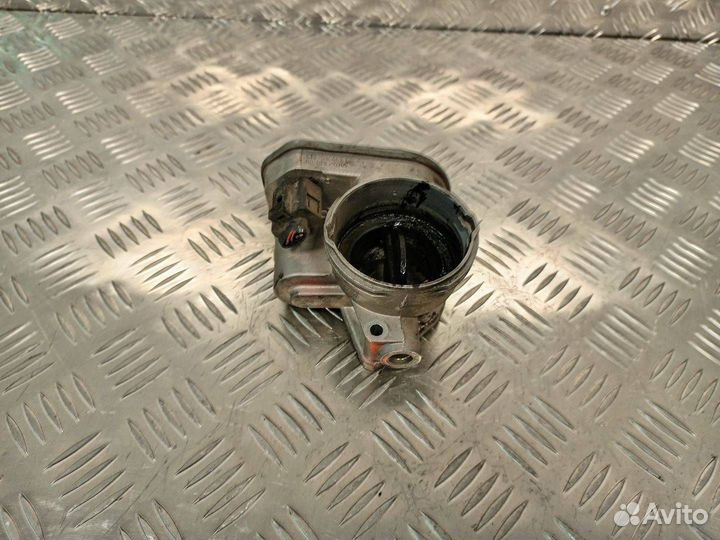 Дроссельная заслонка Volkswagen Golf 5 038128063L