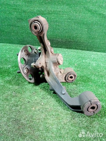 Цапфа задняя левая Honda Stream RN3 K20A