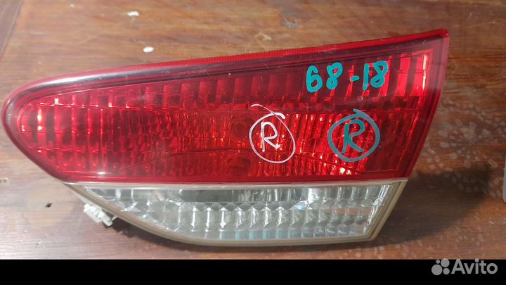 Продам стоп сигналы на Toyota Wish