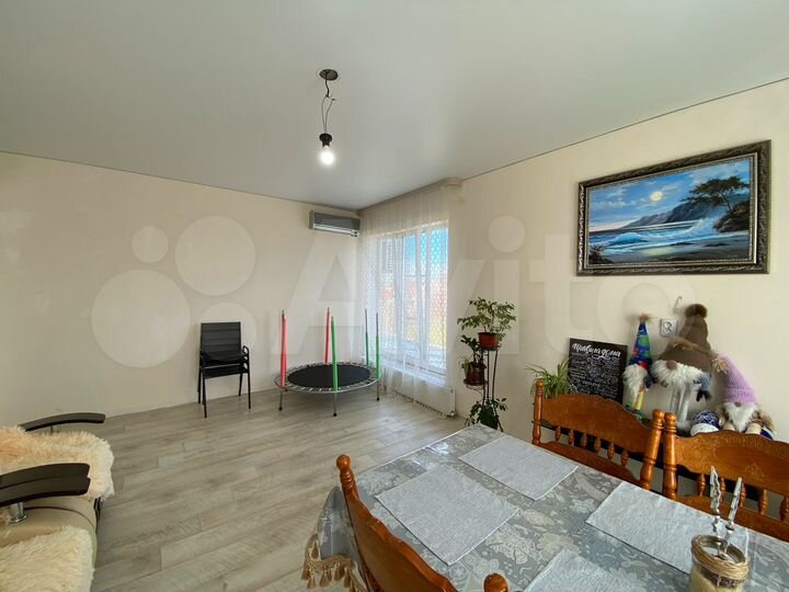 Дом 183,8 м² на участке 6 сот.