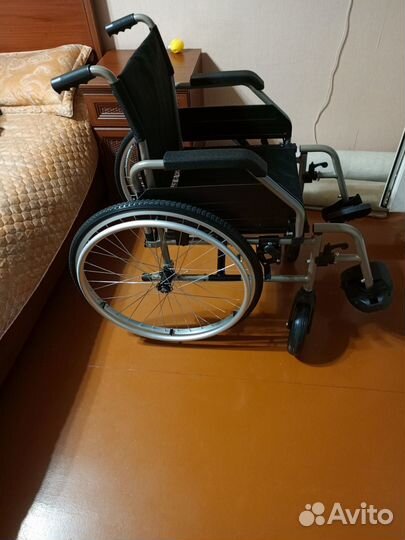 Кресло-коляска инвалидная