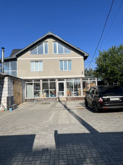 Коттедж 290 м² на участке 10 сот.