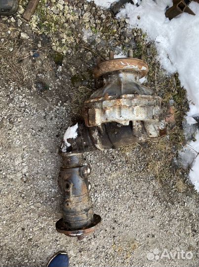 Левая бортовая переднего моста мтз82 с чулком