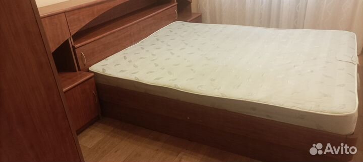 Продам кровать 2 спальную бу с матрасом
