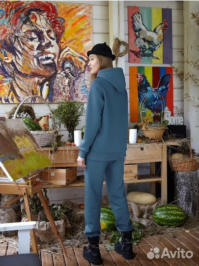 Спортивный костюм женский новый 52