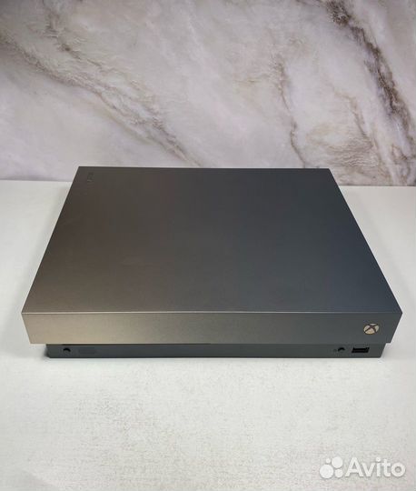 Xbox One X 1TB