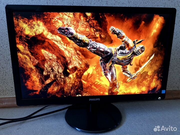 Philips 22' тонкий мультимедийный в идеале