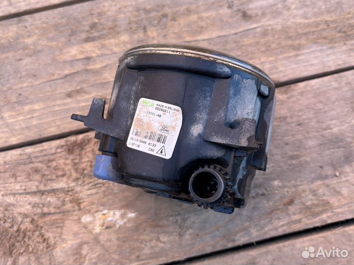 Противотуманая фара Ford Fusion