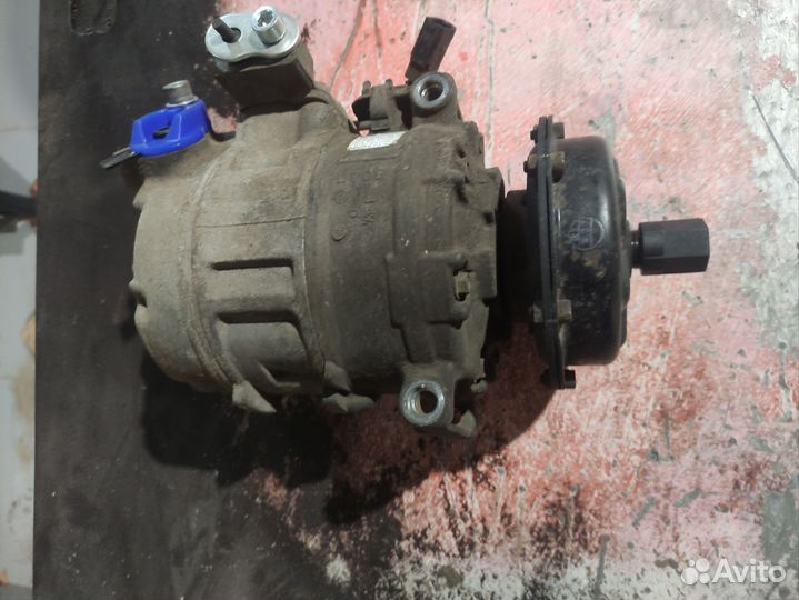 Компрессор кондиционера VW touareg 2.5 7H0820805