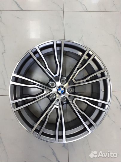 Разноширокие диски R20 BMW 7