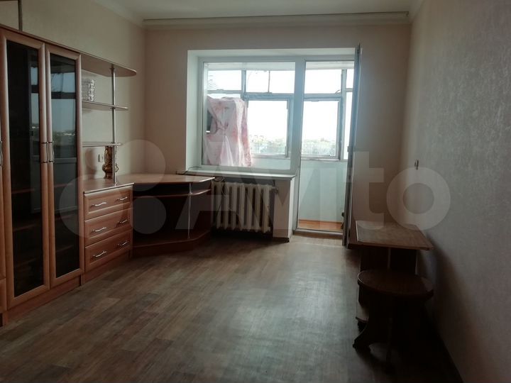 3-к. квартира, 60 м², 5/5 эт.