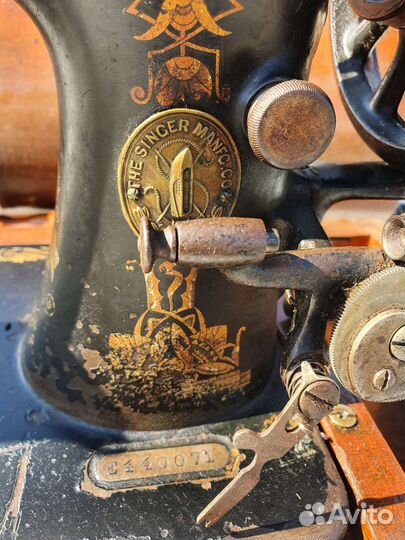 Швейная машинка The Singer