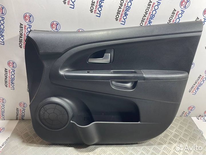 Обшивка двери Kia Venga