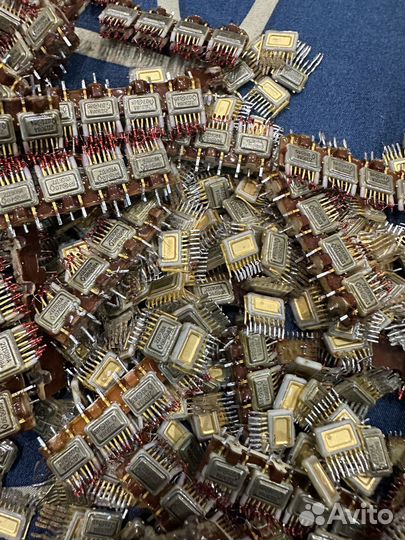 Микросхемы диоды 2Д917А и подобные 1подложка 579шт