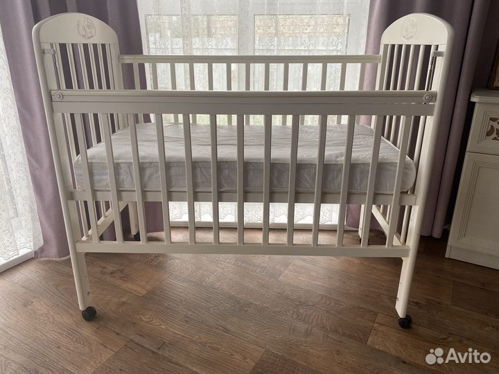 Кроватка детская с матрасом бу