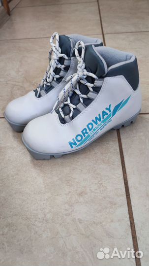 Лыжные ботинки 33-34 (21, 5 см)