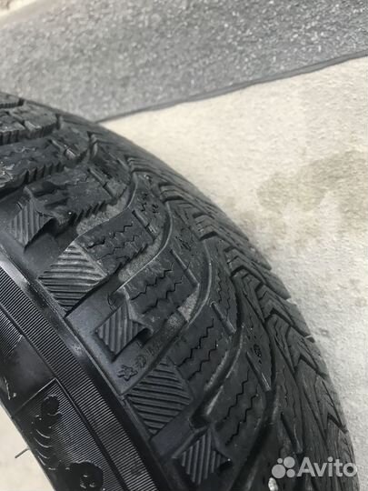 Michelin X-Ice North 3 215/50 R17