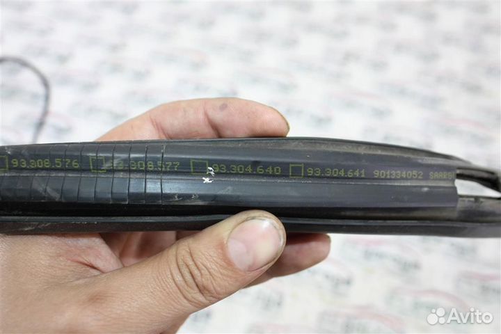 Уплотнитель стекла двери задней левой Opel Astra H