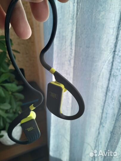Беспроводные наушники jbl