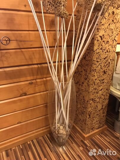 Большая стеклянная ваза