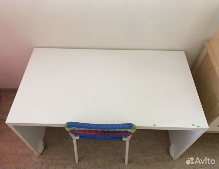 Детский стол со стулом